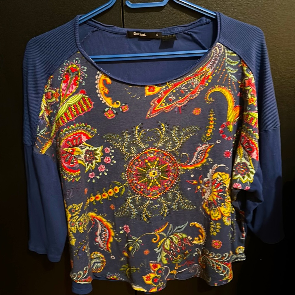 Desigual woman’s top. Size Small.